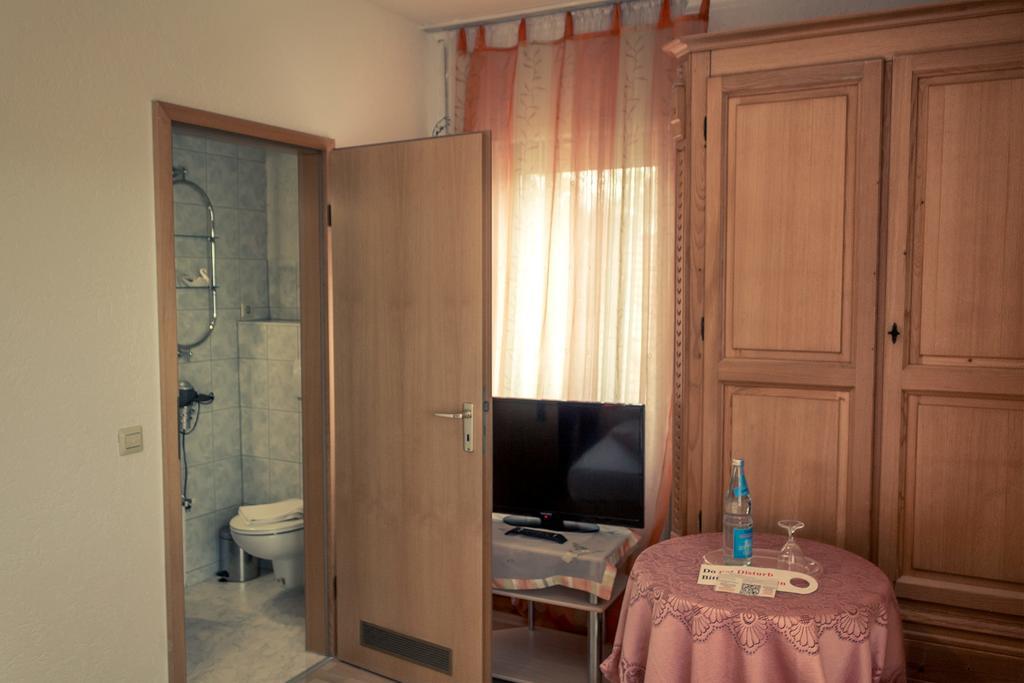 Hotel Adler Aichelberg  Room photo