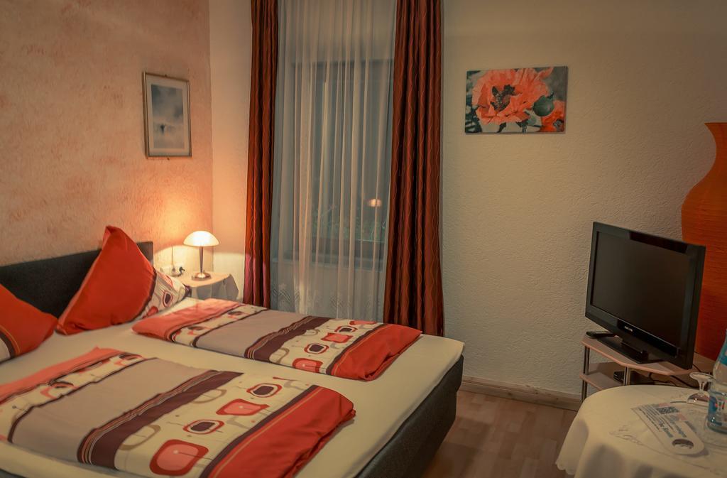 Hotel Adler Aichelberg  Room photo