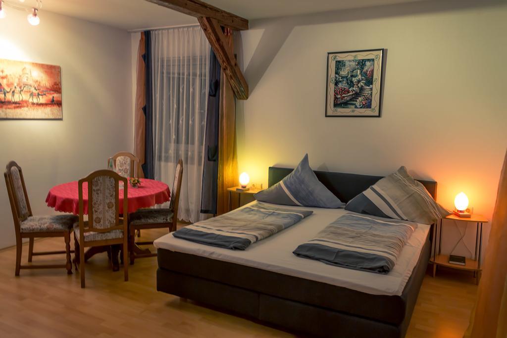 Hotel Adler Aichelberg  Room photo